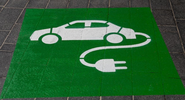 The Advantages of Electric Cars and What to Look for When Buying One - A Comprehensive Guide